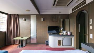 Deluxe Double Room with Shower Only and Sofa Bed | 1 bedroom, desk, blackout drapes, free WiFi