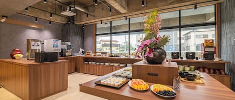 Desayuno buffet (JPY 1000 por persona)