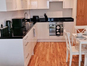 Private kitchen - Aire apartment (Leeds)