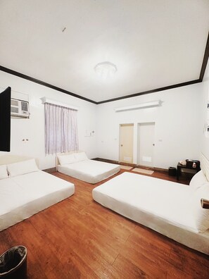 Family Room | Soundproofing, free WiFi, bed sheets