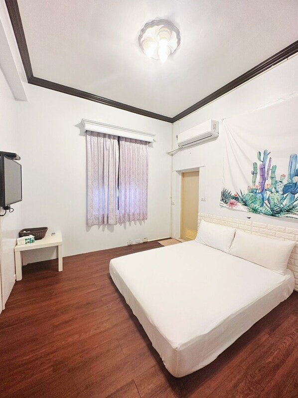 Double Room | Front of property