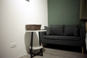 Gallery Room | Living area