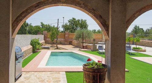RURAL HOUSE WITH POOL IN GUALTA (BAIX EMPORDÀ, GIRONA)