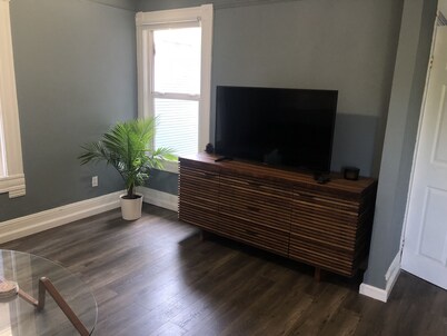 Charming 2 Bedroom Apartment