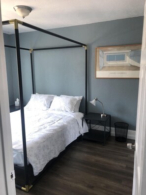 2 Schlafzimmer, Zimmersafe, Schreibtisch, Bügeleisen/Bügelbrett