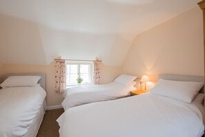 2 室のベッドルーム、旅行用ベビーベッド、WiFi