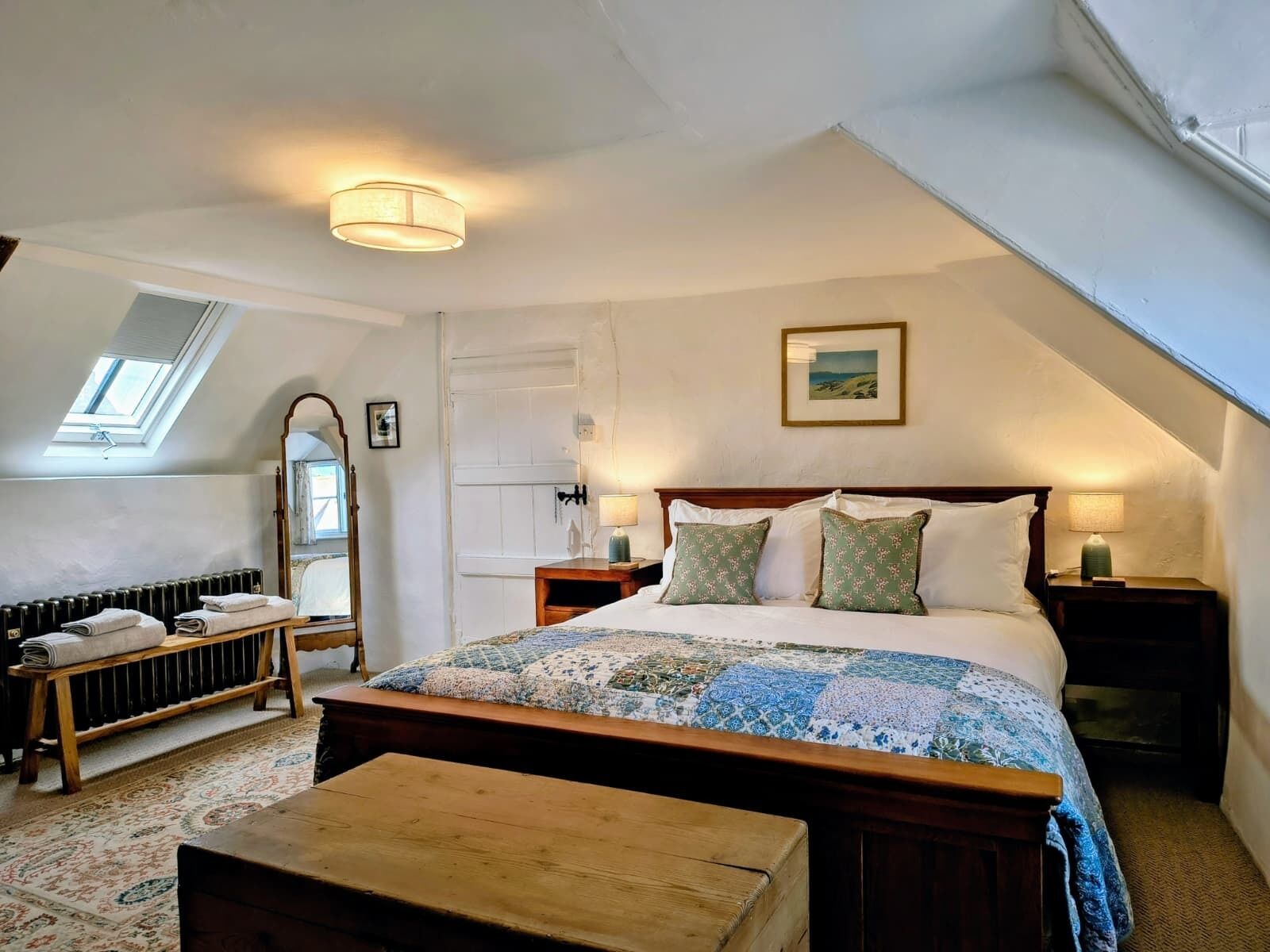 2 bedrooms, travel cot, WiFi