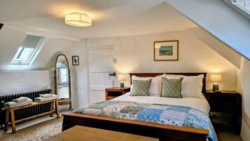 2 bedrooms, travel cot, WiFi