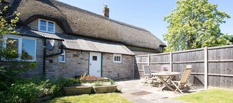 キャッスルコテージ（Sleeps 5 + Baby）