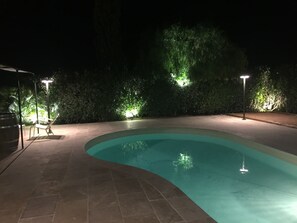 Outdoor pool, a heated pool - Residence La Croix Valmer - Gulf of Saint-Tropez - French Riviera - Var - France (La Croix-Valmer)