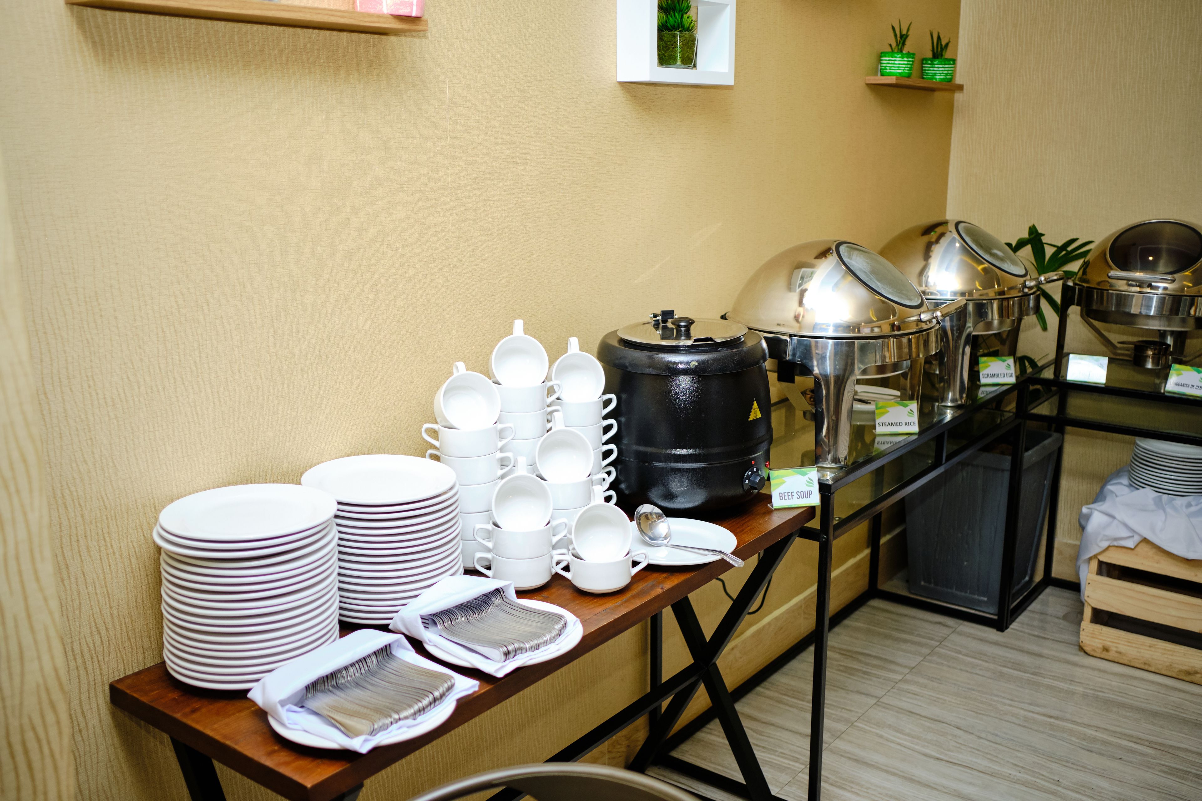 daily cooked-to-order breakfast for a fee