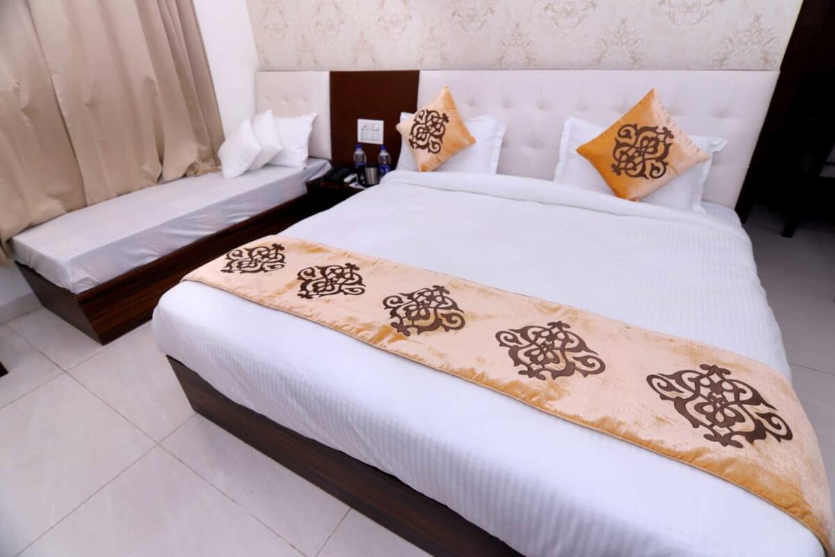Rollaway beds, free WiFi
