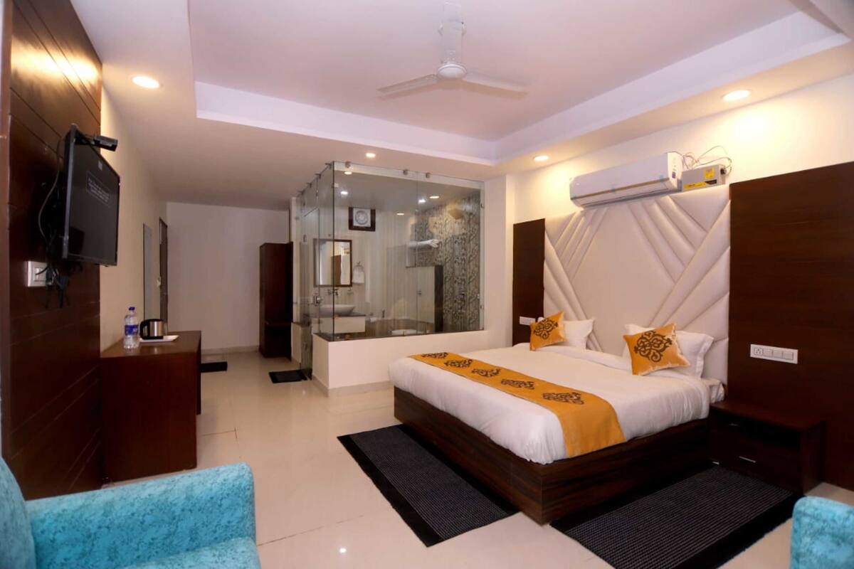 Rollaway beds, free WiFi