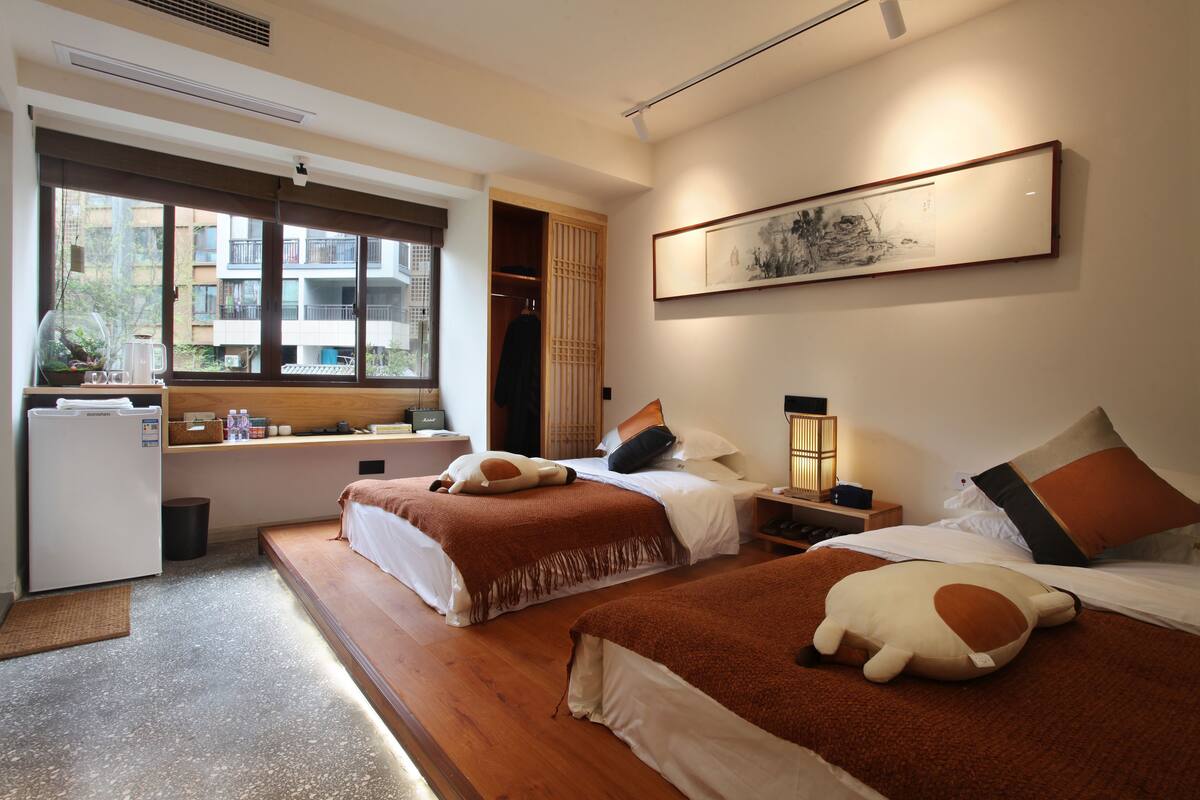 Kahden hengen comfort-huone (kaksi sänkyä) | Työpöytä, pimennysverhot, ilmainen Wi-Fi