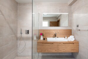 Standard Double Room | Bathroom | Shower, hair dryer, towels, soap - Basca (Baska Voda)