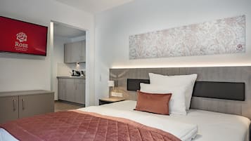 Apartment | Private kitchenette | Fridge, electric kettle