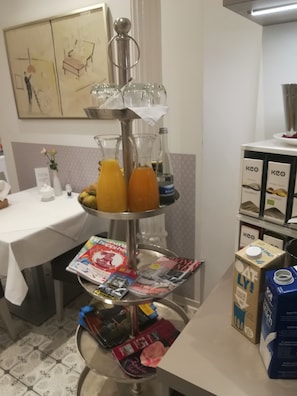 Free daily buffet breakfast  - Boutique Hotel Rose Baden-Baden (Baden-Baden)