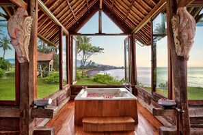 Villa Agung | Baignoire relaxante profonde
