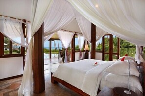 Villa Selak | Frette Italian sheets, premium bedding, memory foam beds, in-room safe - Villa Campuhan (Karangasem)