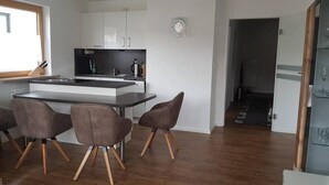 Luokittelematon kuva, 3 kautta 17, painike