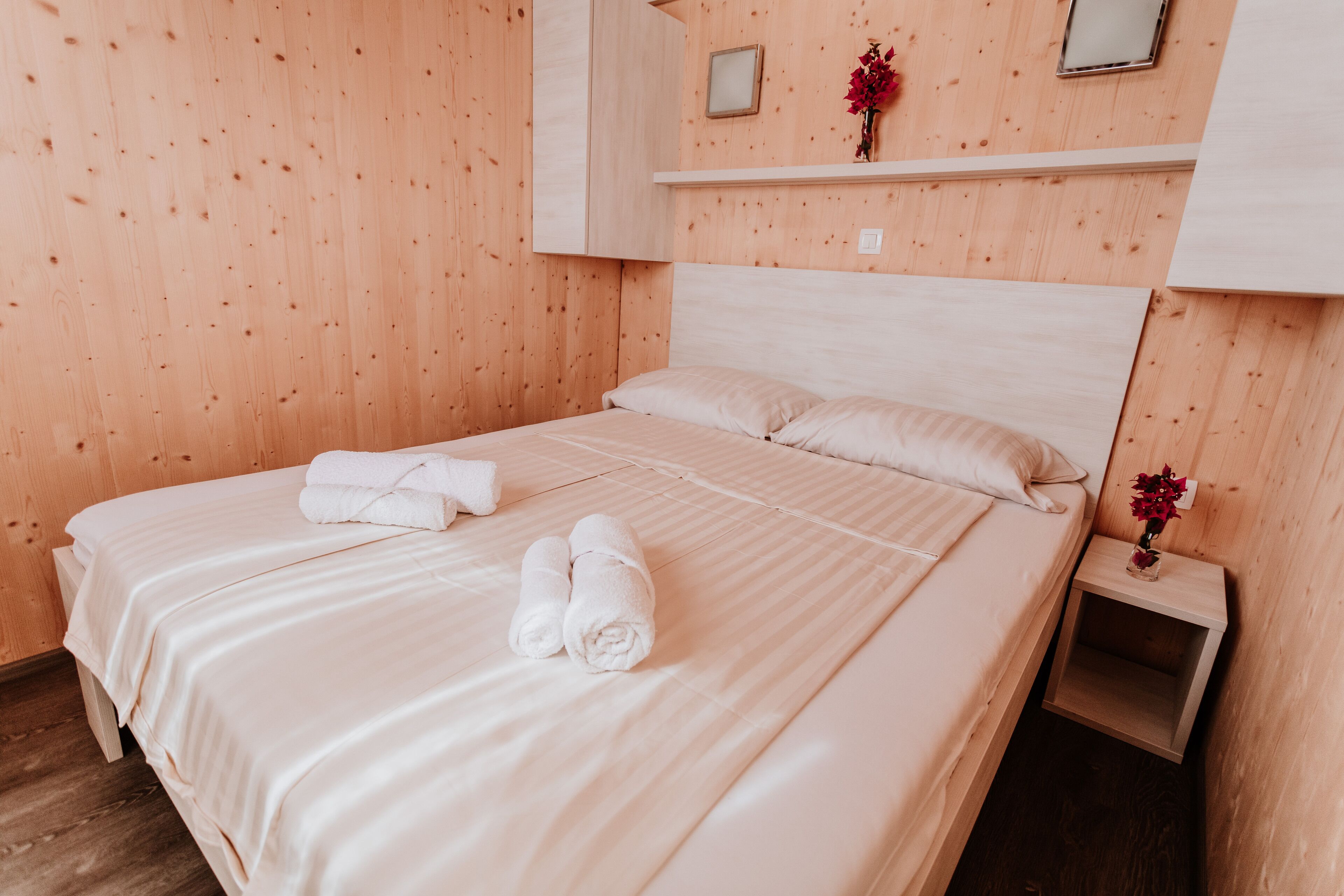 Deluxe Mobile Home, 1 Bedroom (Orizzonte) | Langsir/tirai gelap terus, Wi-fi percuma 