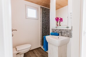 Maison mobile Deluxe, 1 chambre (Orizzonte) | Salle de bain | Douche, douche cascade