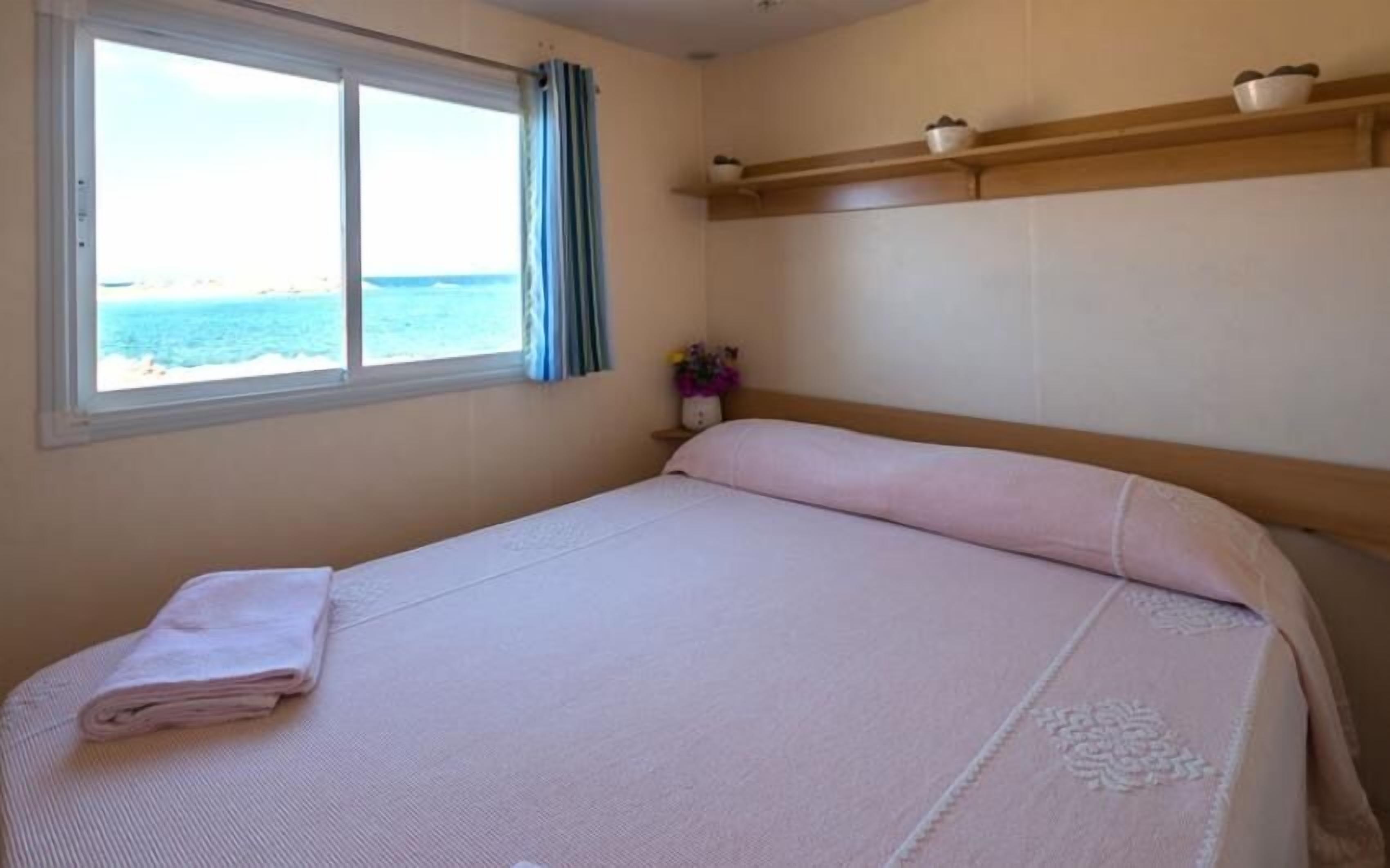 Panoramic Mobile Home, 1 Bedroom (Fronte Mare) | Blackout drapes, free WiFi