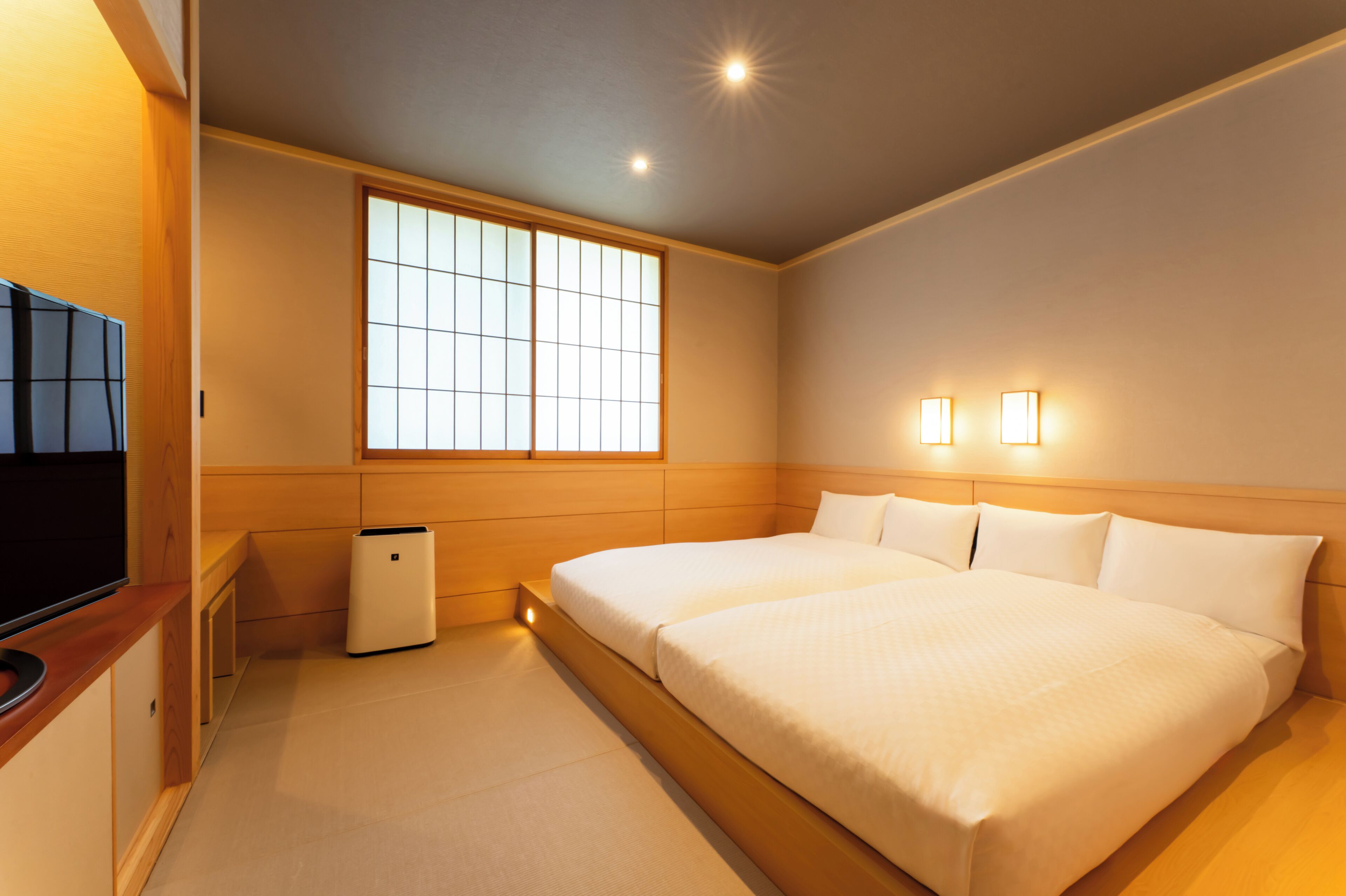 hollywood twin east building | 1 bedroom, down duvets, in-room safe, desk