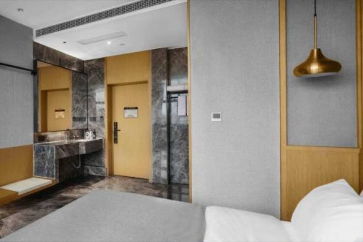 Desk, blackout curtains, free WiFi, bed sheets