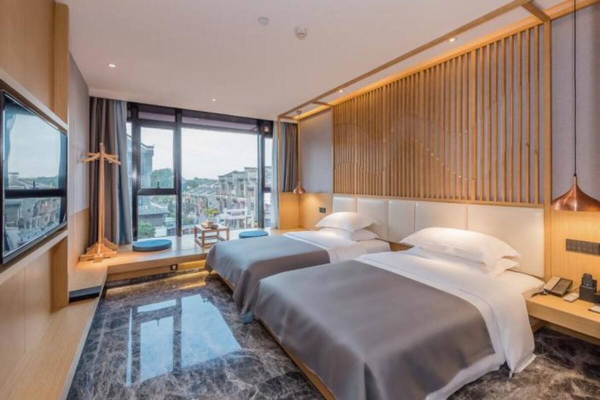 Desk, blackout curtains, free WiFi, bed sheets