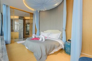 Desk, blackout curtains, free WiFi, bed sheets