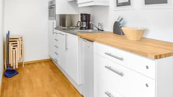 Kühlschrank, Ofen, Herdplatte, Geschirrspüler