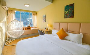 Blackout curtains, soundproofing, free WiFi