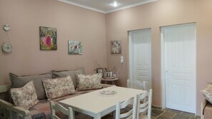 House | Living area | Flat-screen TV