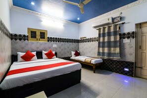 Double or Twin Room | Free WiFi