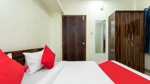 Double or Twin Room | WiFi (free) - OYO 26904 Hotel Manjulam Regency (Indore)