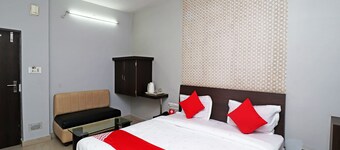 OYO 28734 Parakh Palace