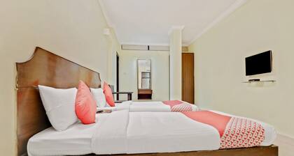 OYO 26708 Sky Palace