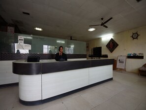 Quầy tiếp tân