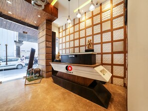 Quầy tiếp tân