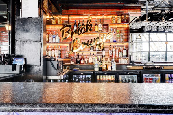 Bar (in der Unterkunft)