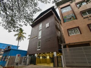 Exterior - Capital O 38665 Prestige Stay Inn (Bengaluru)