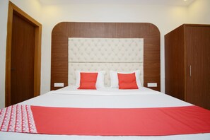Double or Twin Room | Desk, free WiFi - OYO 38037 Taj Inn (Dera Bassi)
