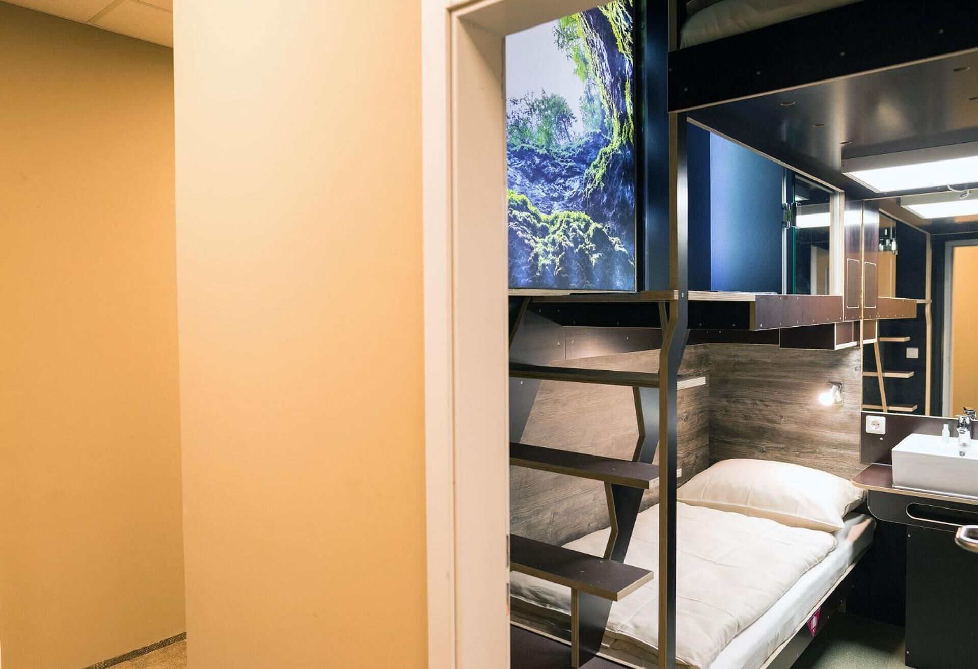 1 bedroom, memory-foam beds, free wifi, bed sheets