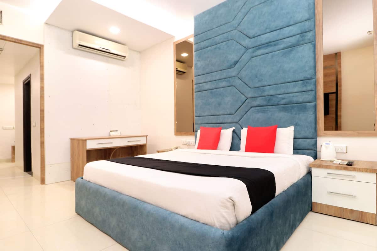 Kamar Deluks | Meja kerja dan Wi-Fi gratis
