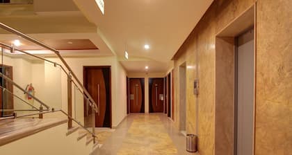 Capital O 37896 Hotel Royal Star