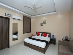 Premium bedding, free WiFi