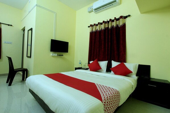 Double or Twin Room | Desk, free WiFi