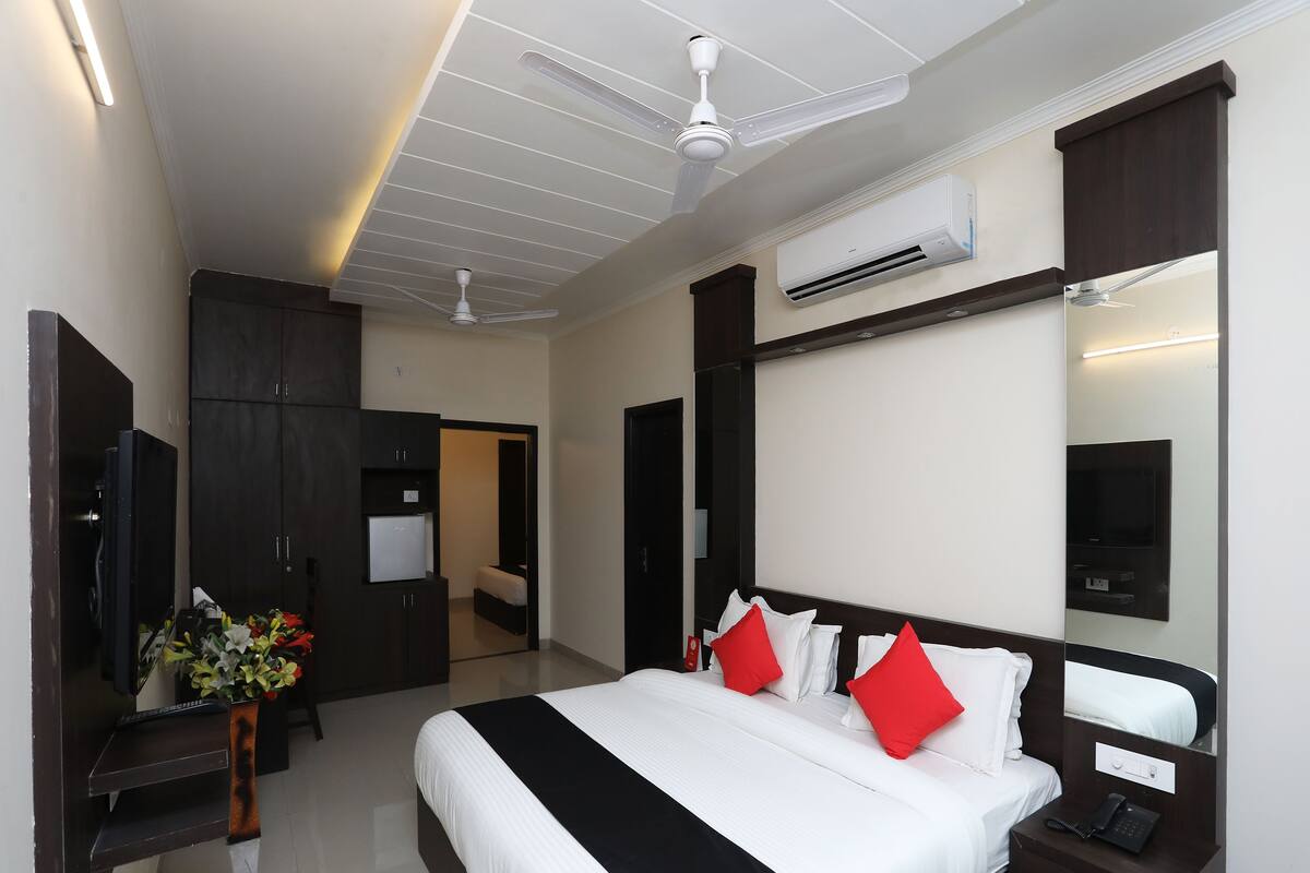 Room | Free WiFi