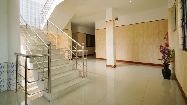 Staircase - OYO 30166 Heaven Gardens (Kanayannur)